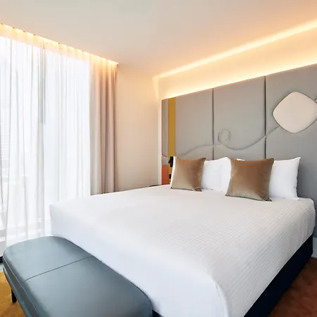 Quincy Hotel Melbourne-2