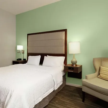 Hampton Inn Melbourne-2